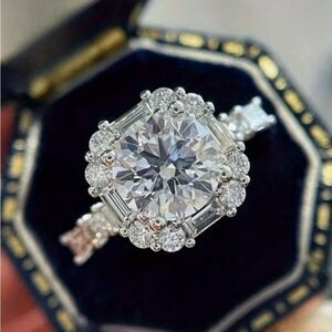 🔷 Elegant Silver Diamond Ring 🔷